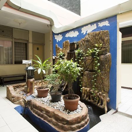 Reddoorz @ Klender Hotel Jakarta Buitenkant foto