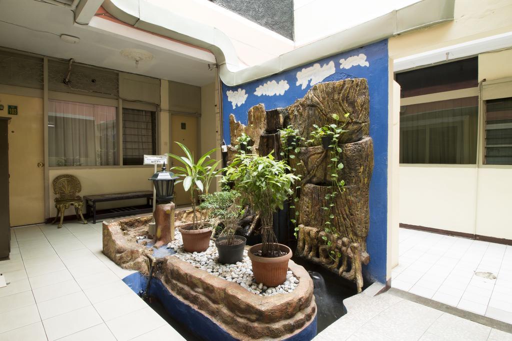 Reddoorz @ Klender Hotel Jakarta Buitenkant foto