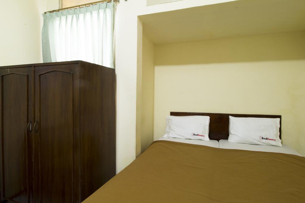 Reddoorz @ Klender Hotel Jakarta Buitenkant foto