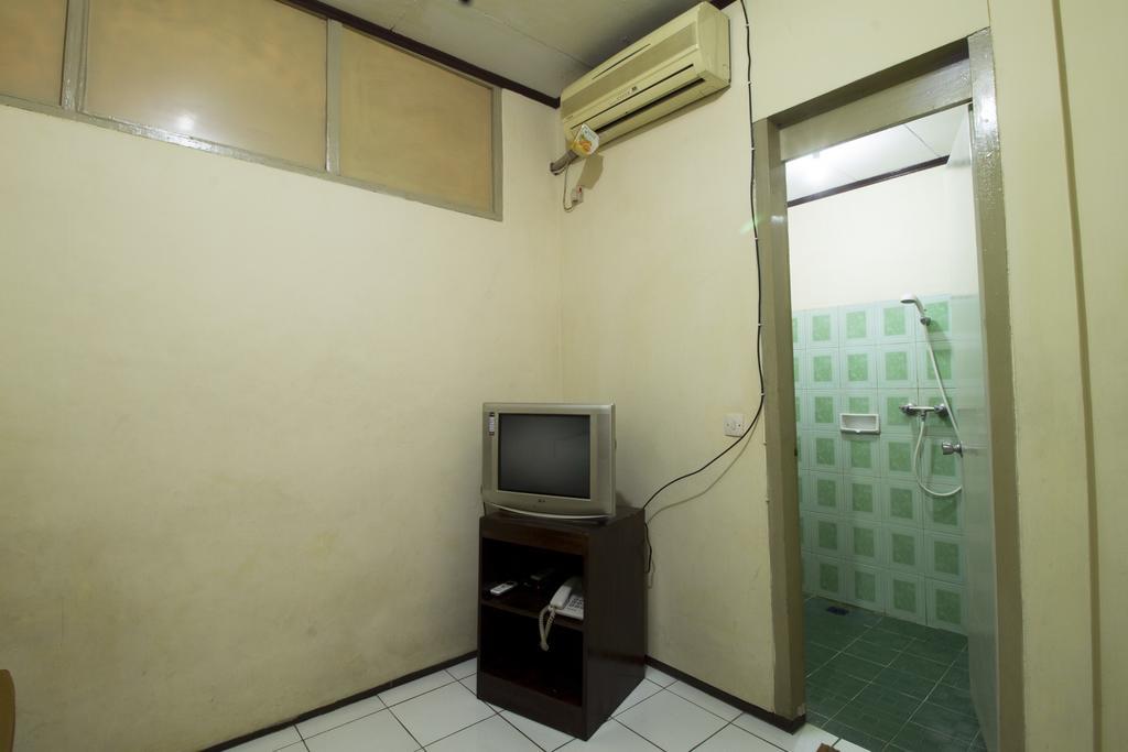 Reddoorz @ Klender Hotel Jakarta Buitenkant foto