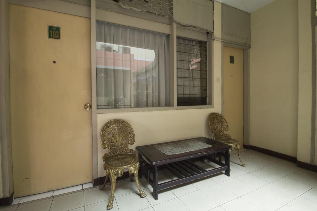 Reddoorz @ Klender Hotel Jakarta Buitenkant foto